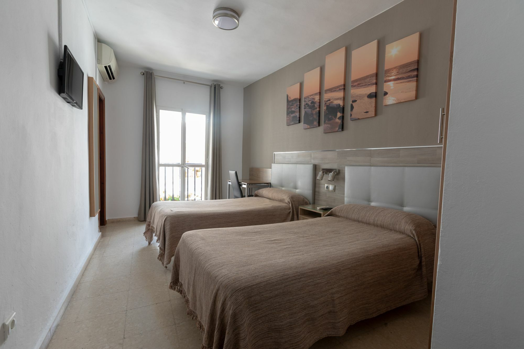 Hostal La Pilarica 마르베야 외부 사진