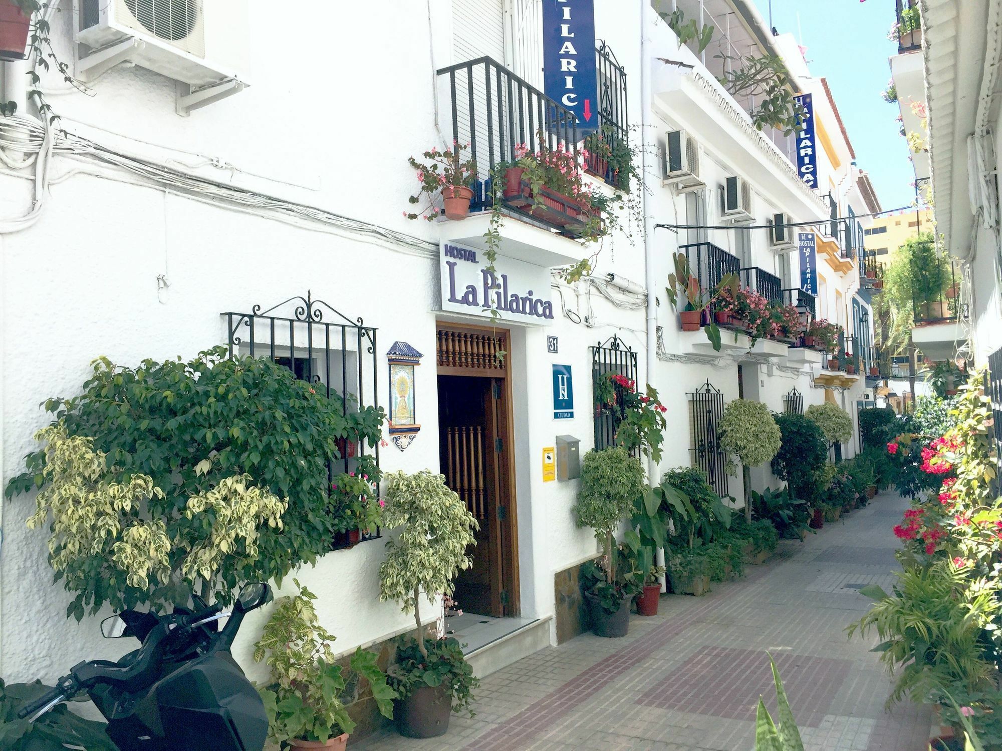 Hostal La Pilarica 마르베야 외부 사진